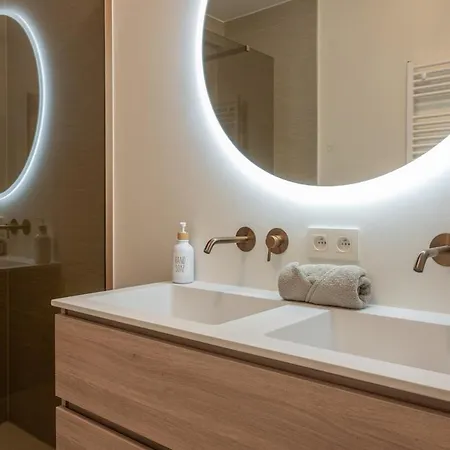 Turtle Beach, * Ostend